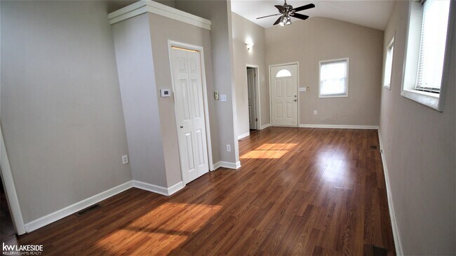 Foto del edificio - 21628 Rosedale St