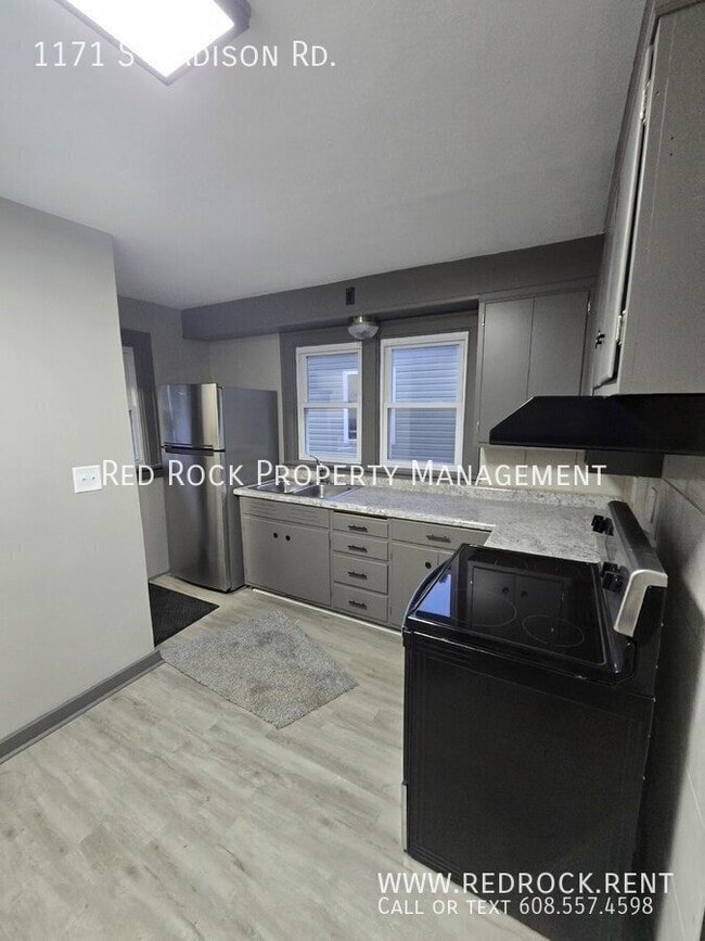 Foto del edificio - 1171 S Madison Rd