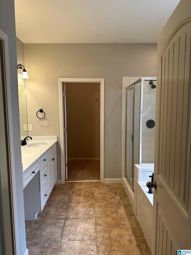 Building Photo - 2335 Abbeyglen Cir