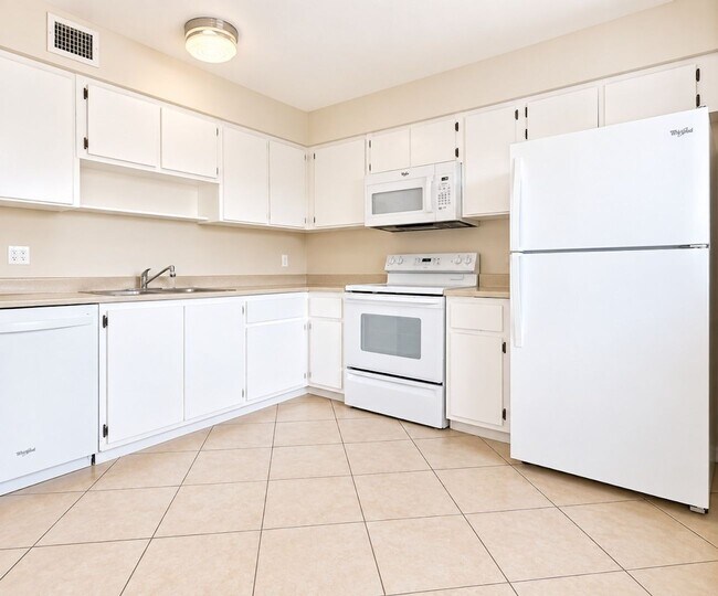 Foto del edificio - 4765 Orange Grove Blvd