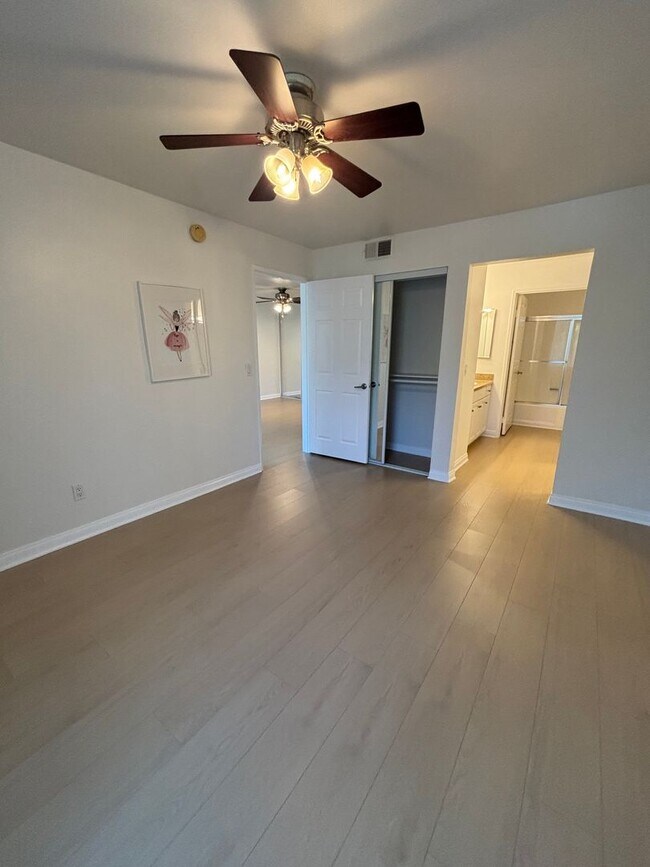 Foto del edificio - Amazing 1 Bedroom Condo at "The Met" Woodl...