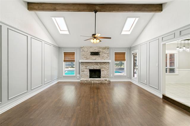 Foto del edificio - 3012 Pin Oak Ln
