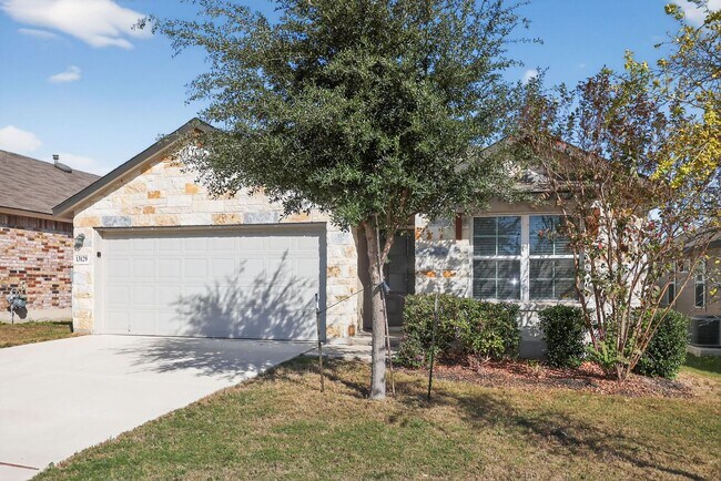 Building Photo - 2 Weeks Free!!! Spacious 4-Bedroom Home with Open Living & Private Fenced Yard
