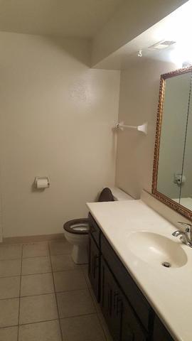 Foto del edificio - 18332 Wentworth Ave