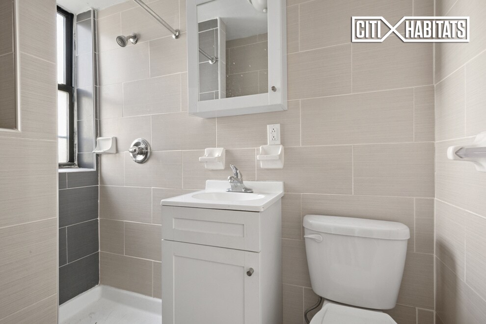 Foto del edificio - 112 E 103rd St