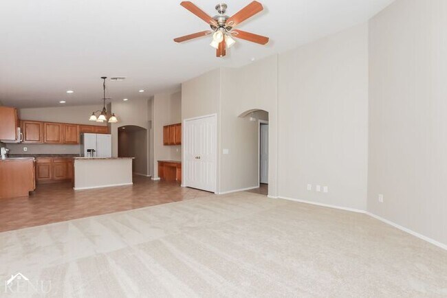 Building Photo - 46051 W Starlight Dr