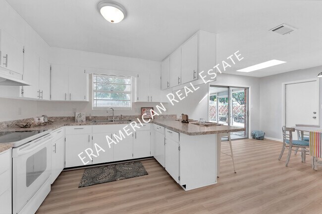 Foto del edificio - 131 Holmes Blvd NW