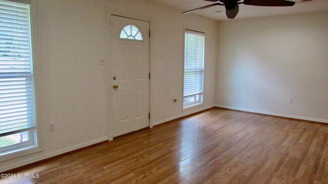 Foto del edificio - 3017 Parkway Blvd