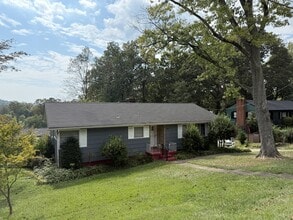 Building Photo - 307 Iroquois Dr