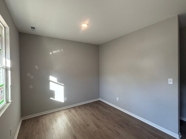 Foto del edificio - 16815 Aiken Ridge Cir