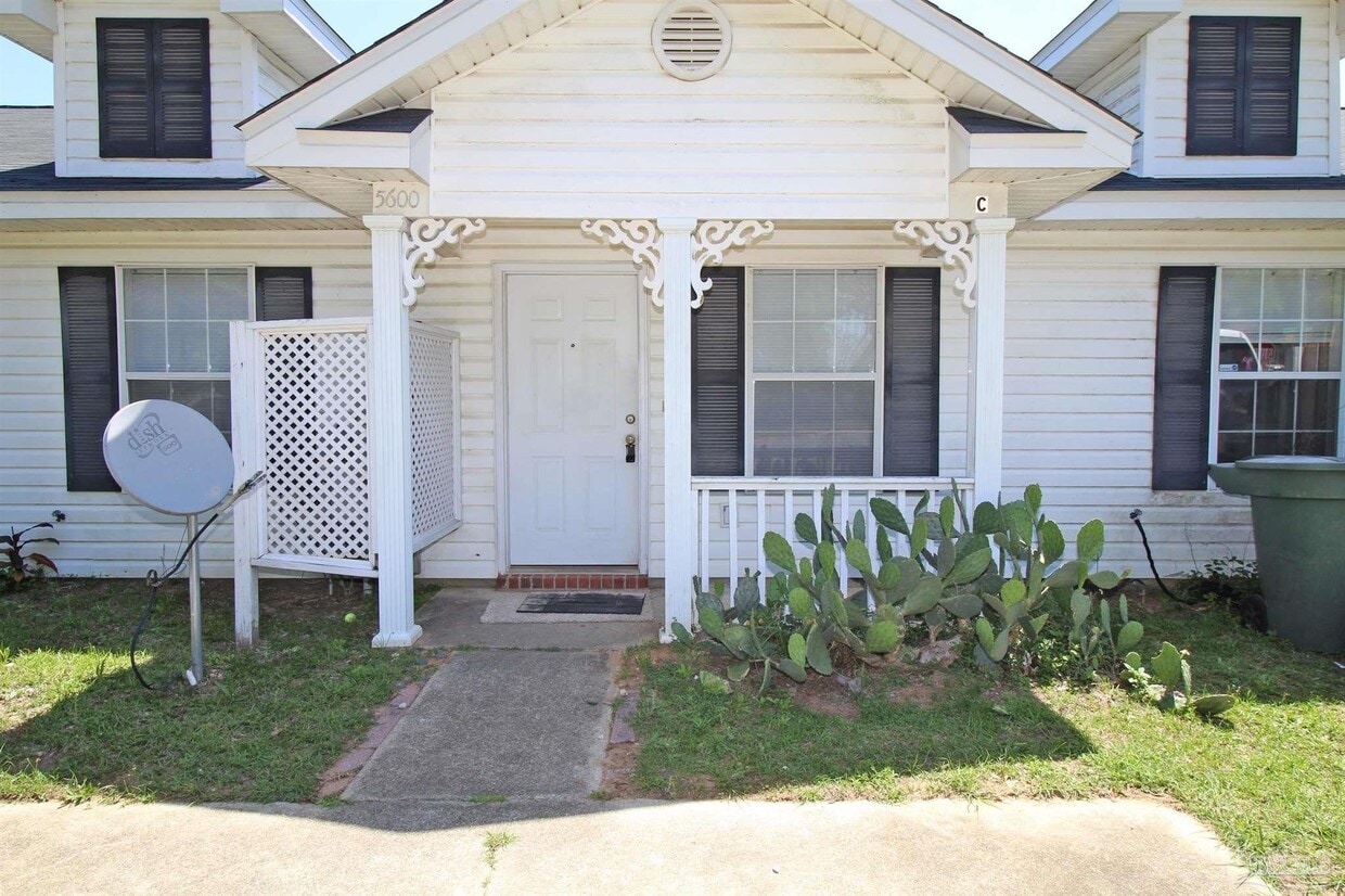 Primary Photo - 5600 W Shore Dr