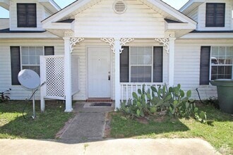 Building Photo - 5600 W Shore Dr