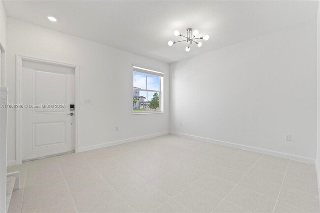 Foto del edificio - 2656 SE 28th St