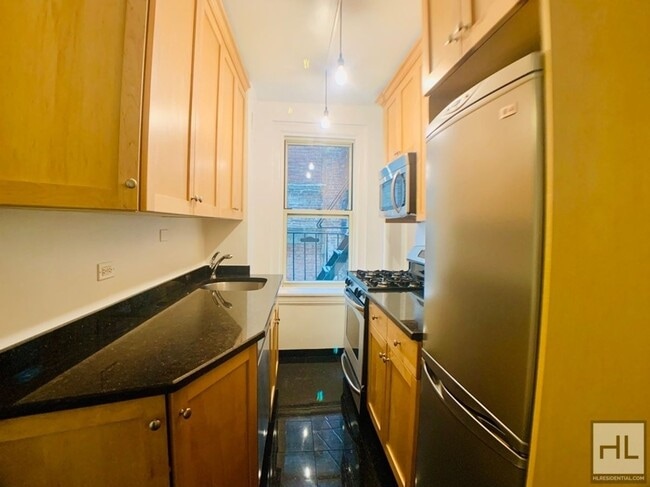 Building Photo - EAST 10 STREET