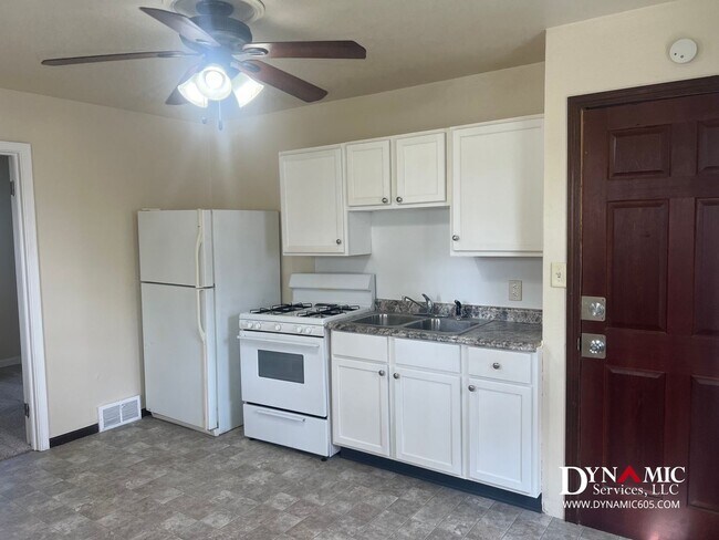 Foto del edificio - 403 S Wayland Ave