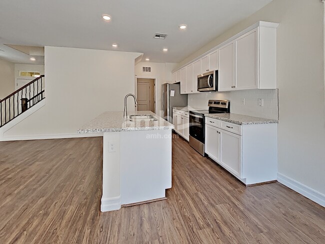 Building Photo - 10474 Marias St