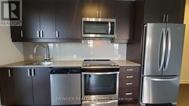 Photo du bâtiment - 8 Nahani Way