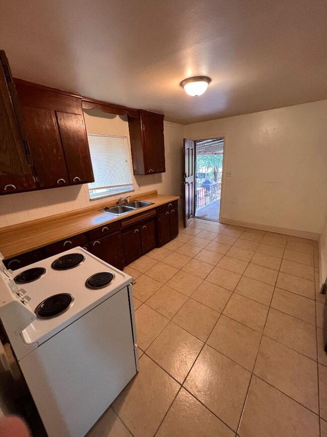 Foto del edificio - 3631-3637 S Sherman St