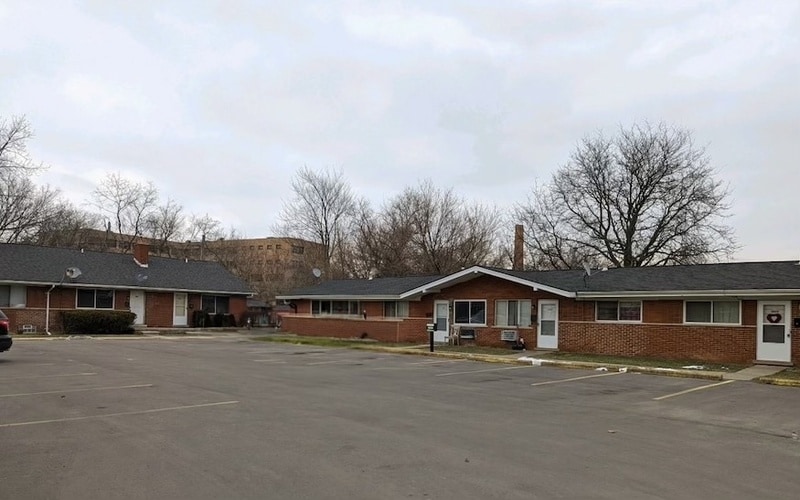 Primary Photo - 1006 Montie Rd