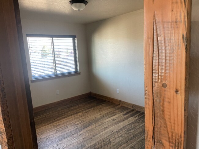 Foto del edificio - 6232 Three Needles Ln
