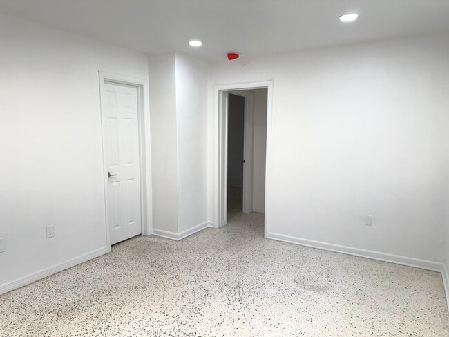 Foto del edificio - 225 SW 2nd St