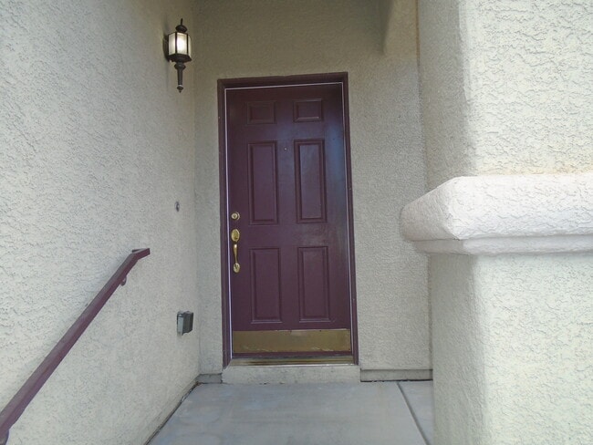 Foto del edificio - Spacious 4-Bedroom Home with Modern Update...