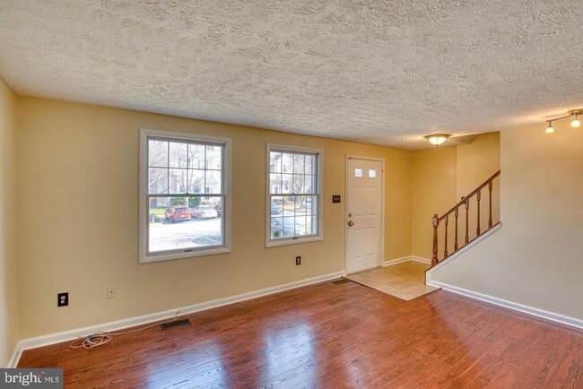 Building Photo - 9220 Pinenut Ct