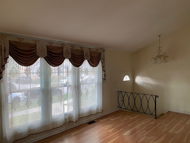 Building Photo - 9137 Barberry Ln