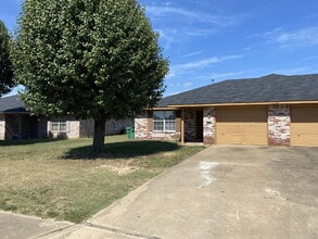Building Photo - 3128 Jerri Ln