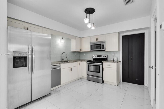 Foto del edificio - 8440 NW 11th Ct
