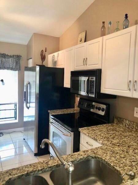 Foto del edificio - 3348 Lucerne Park Dr