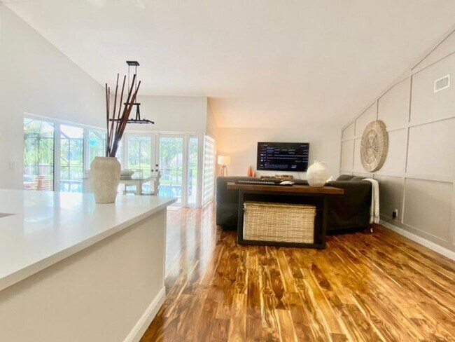 Building Photo - 13707 Barberry Dr