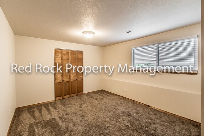 Building Photo - 3102 S Rebecca St