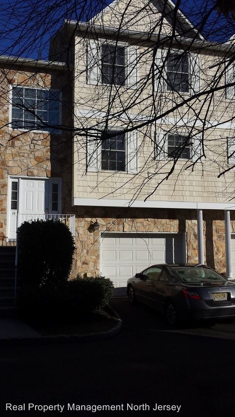 Primary Photo - 3 br, 2.5 bath House - 28 Belle Oak Lane