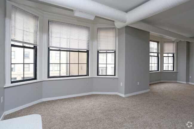 Foto del edificio - 1001 Huron Rd E
