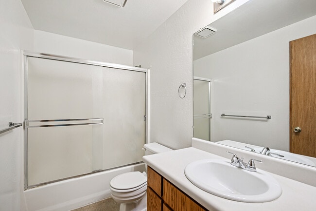Upstairs Full Bathroom - 1845 N Keene Way Dr