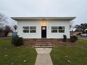 Building Photo - 406 Sierra Ave