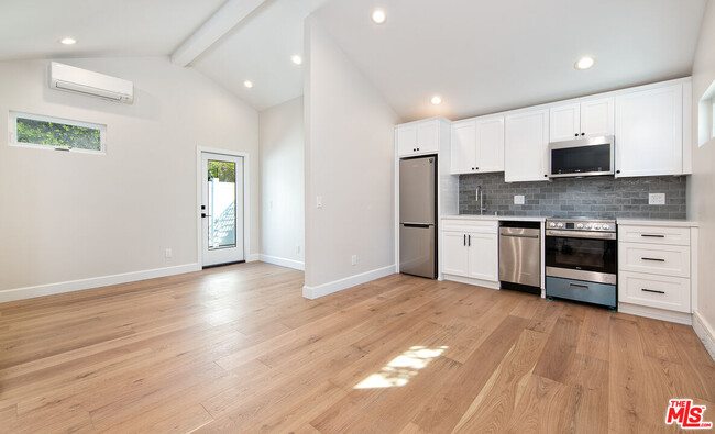 Building Photo - 4110 Lincoln Ave
