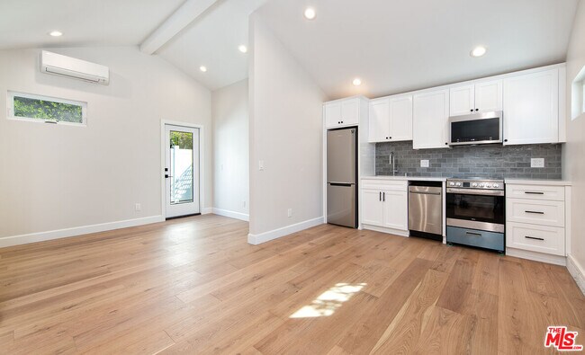 Foto del edificio - 4110 Lincoln Ave