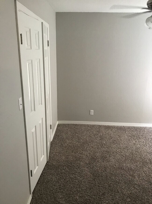 Building Photo - 825 Hardy Springs Cir