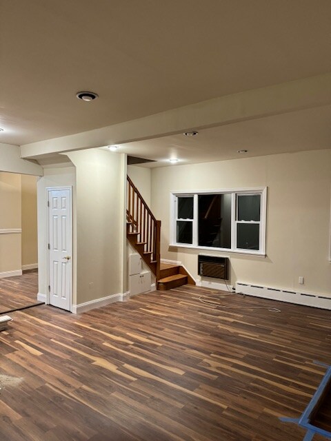 Primary Photo - 164 Castleton Ave