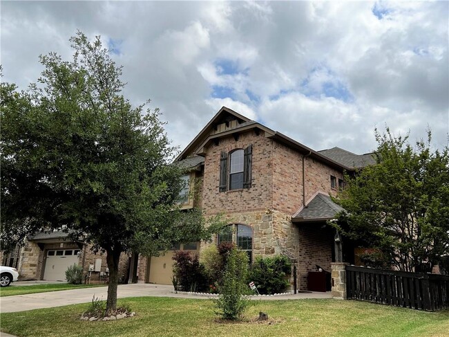 Building Photo - 2725 Mirasol Loop