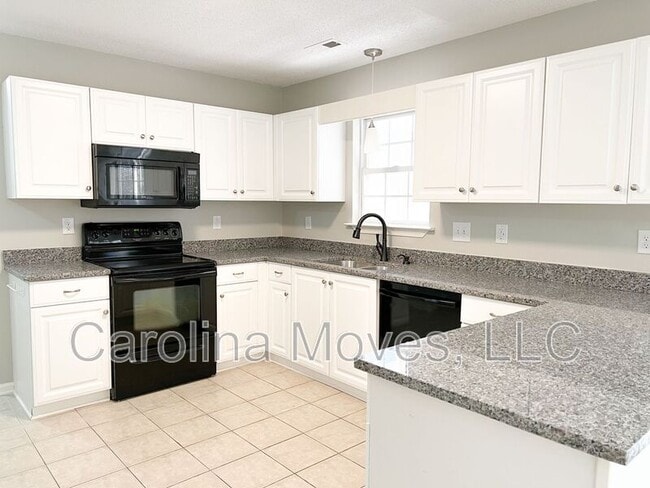 Building Photo - 105 Riverside Chase Cir