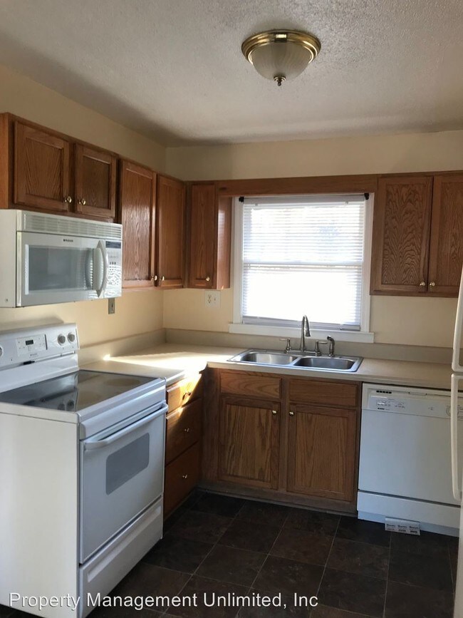 Foto del edificio - 921 Clay Rd