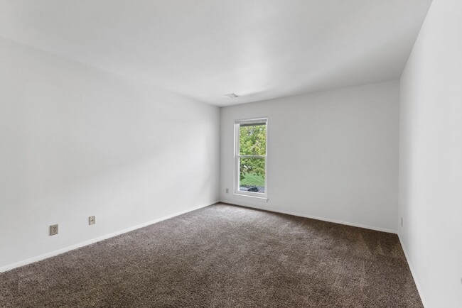 Building Photo - 14806 W Hidden Creek Ct