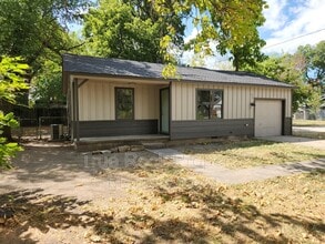 Building Photo - 315 S Cherry Ave