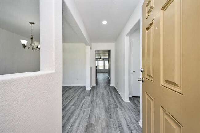 Foto del edificio - 21626 Dean Dale CRT