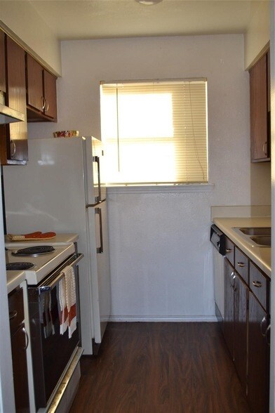 Foto del edificio - 2526 W Prairie St