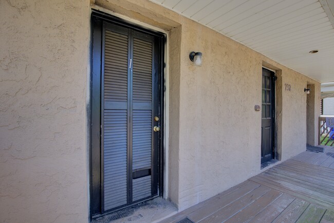 Front Door - 732 Beech St