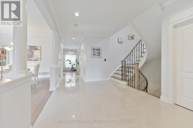 Photo du bâtiment - 230 Devonsleigh Blvd